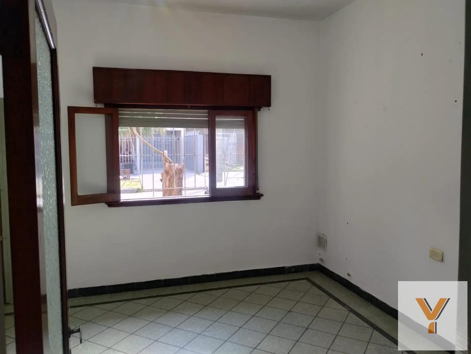 House for Sale - 2 Bedrooms, 1 Bathroom - 190 m² - Quilmes