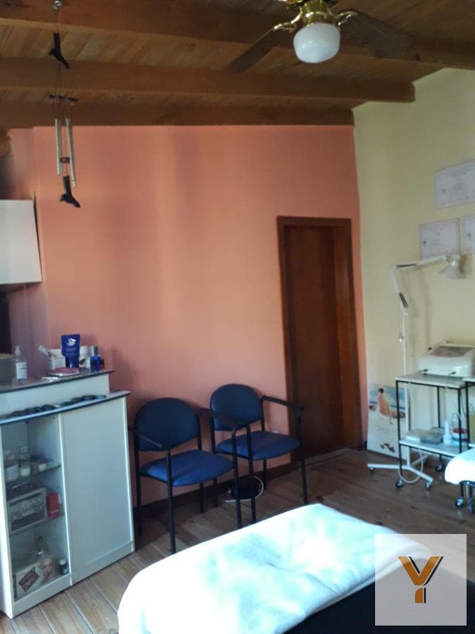 House for sale - 3 bedrooms, 2 bathrooms - Parking spaces - 300 m² - Necochea