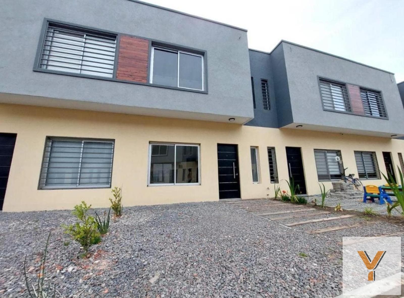 House for Sale - 2 Bedrooms, 2 Bathrooms - 70 m² - Ituzaingó