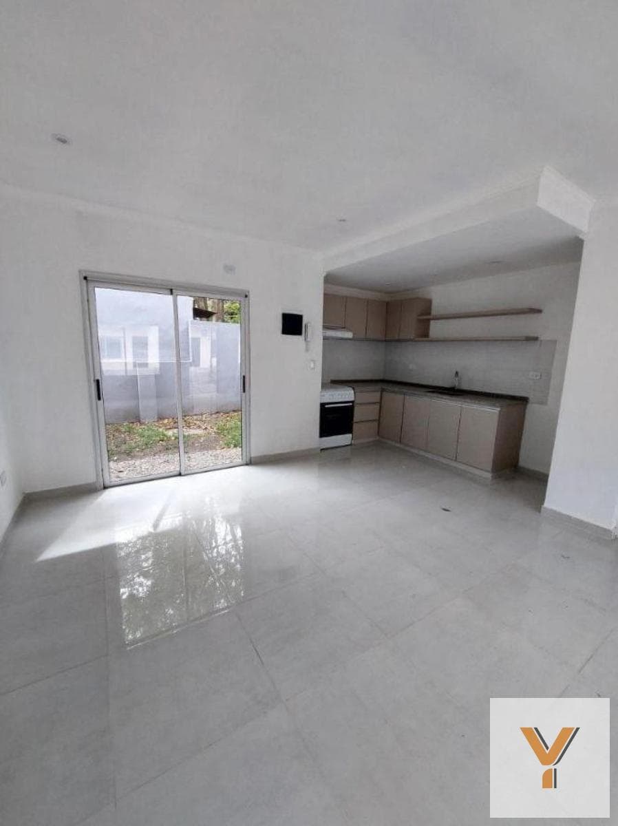 House for Sale - 2 Bedrooms, 2 Bathrooms - 70 m² - Ituzaingó