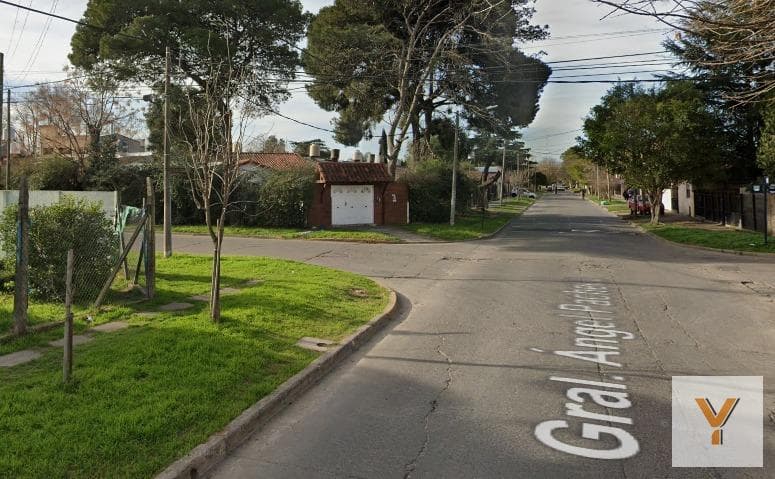 House for Sale - 3 Bedrooms, 1 Bathroom - 509 m² - Ituzaingó