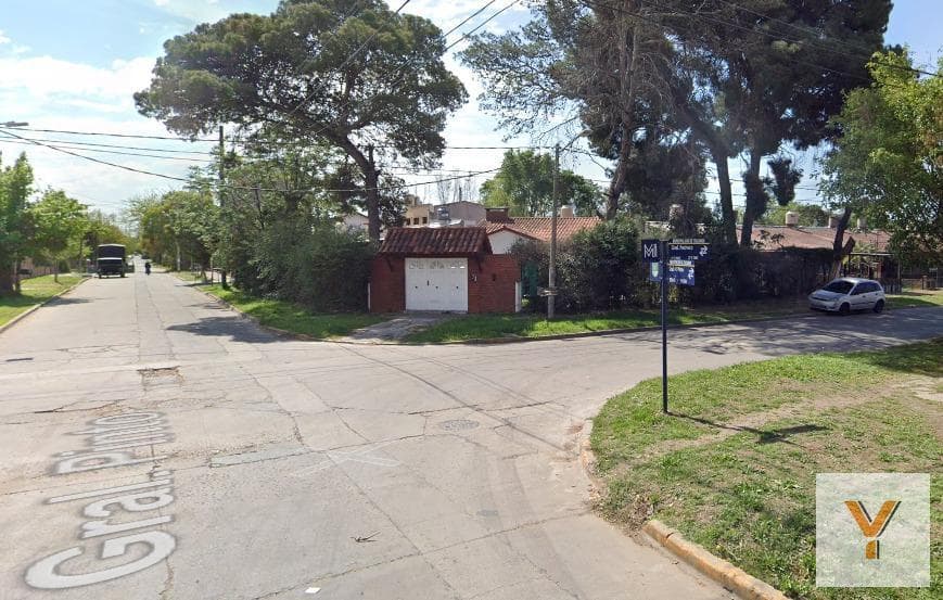 House for Sale - 3 Bedrooms, 1 Bathroom - 509 m² - Ituzaingó