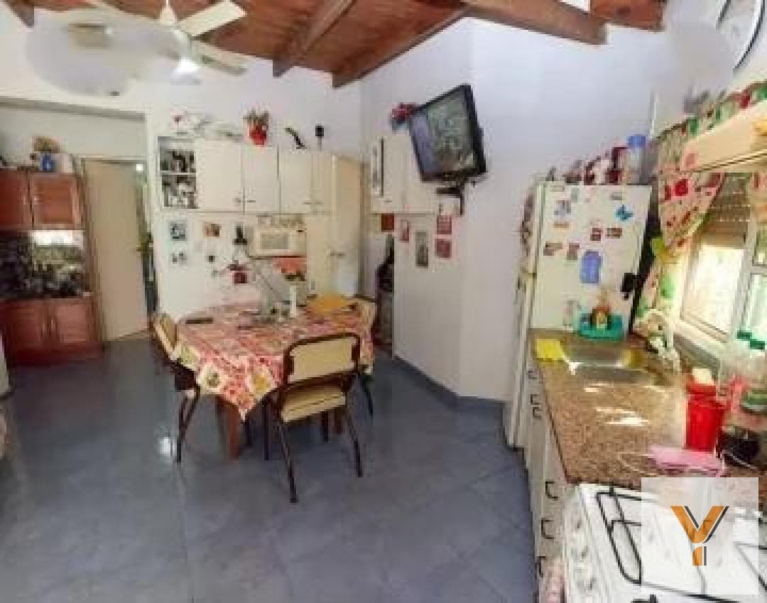 Apartment for Sale - 4 Bedrooms, 1 Bathroom - Garage - 70 square meters - Quilmes