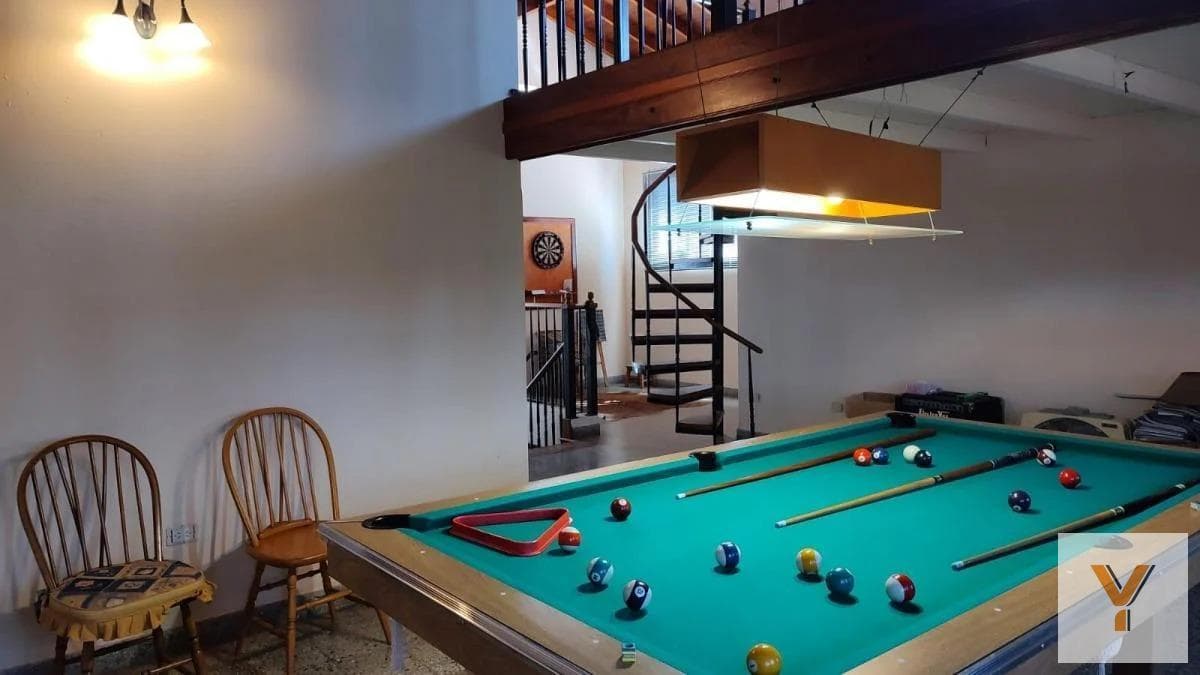 House for Sale - 4 Bedrooms, 3 Bathrooms - Parking Spaces - 350 m² - West Quilmes