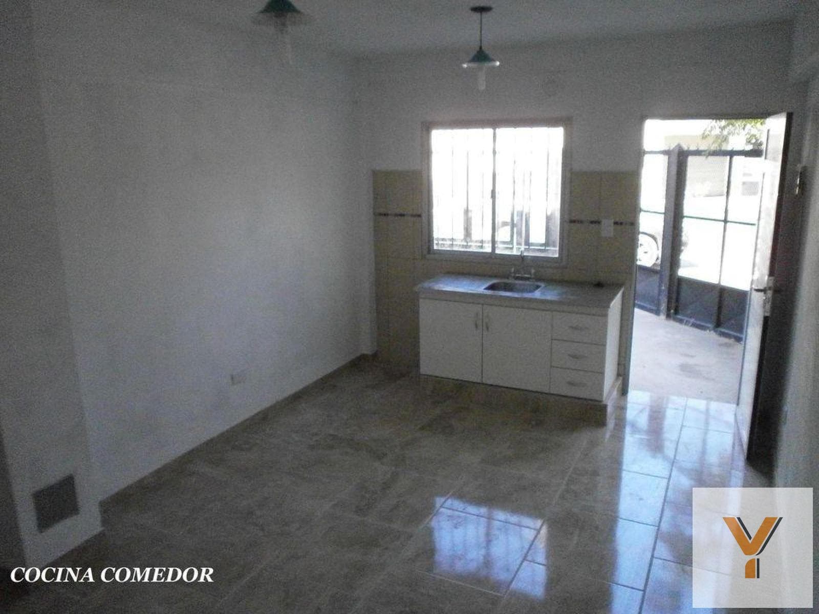 Duplex complex - 1 bedroom, 1 bathroom - 130 m² - Berazategui