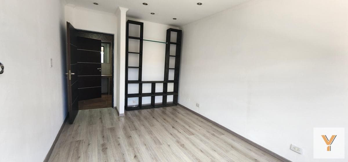 House for Sale - 4 Bedrooms, 3 Bathrooms - Garage - 310 m² - Morón