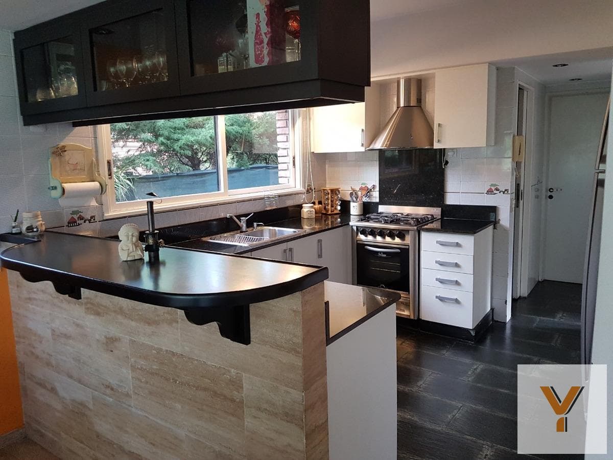 House for Sale - 5 Bedrooms, 5 Bathrooms - Garage - 420 square meters - Canning