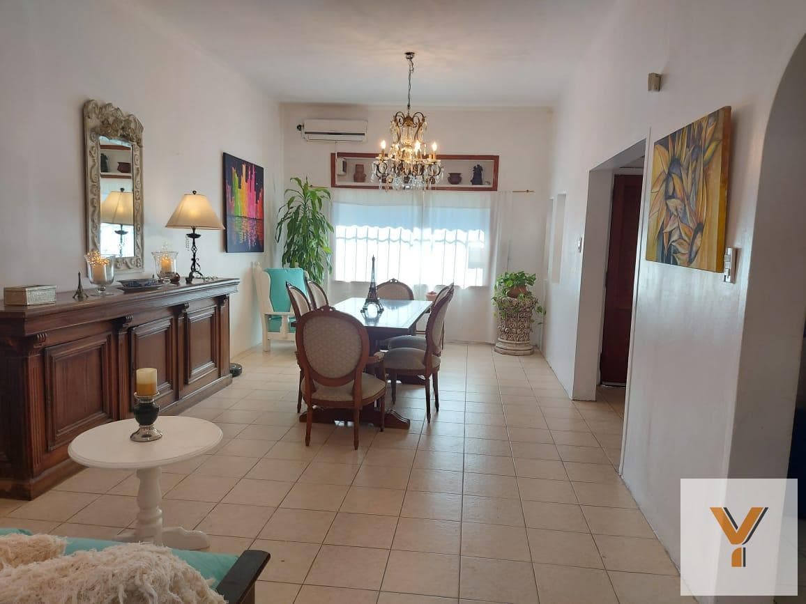 House for Sale - 3 Bedrooms, 3 Bathrooms - Garage - 235 m² - Castelar
