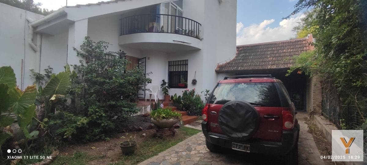 House for Sale - 2 Bedrooms, 2 Bathrooms - Garage - 480 m² - Arguello