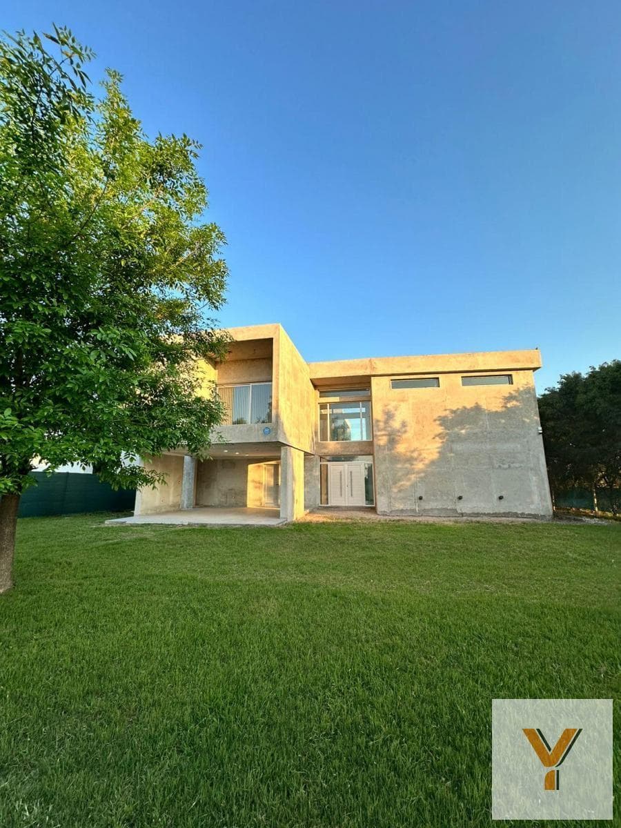 House for Sale - 4 Bedrooms, 3 Bathrooms - Garage - 830 m² - Ramallo