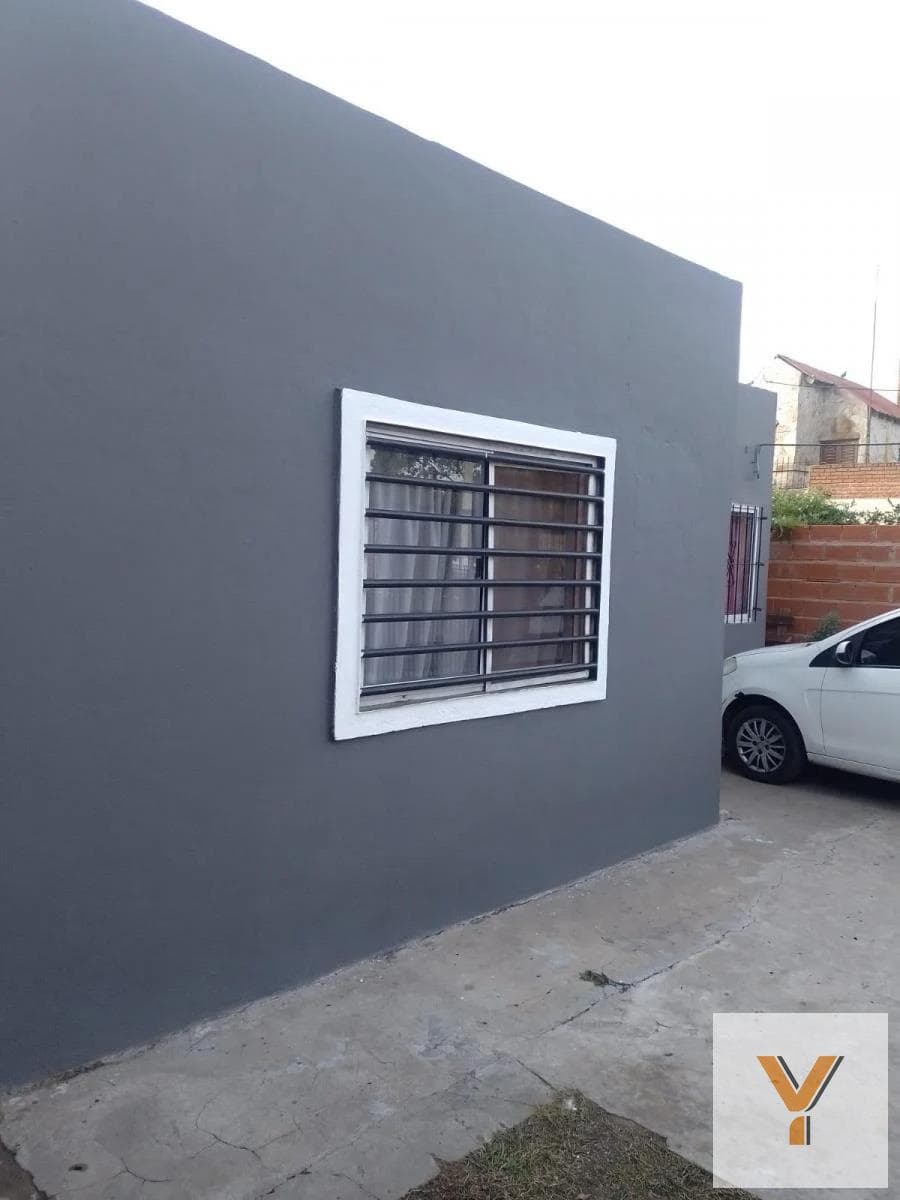 House for Sale - 3 Bedrooms, 1 Bathroom - Garage - 400 m² - Claypole