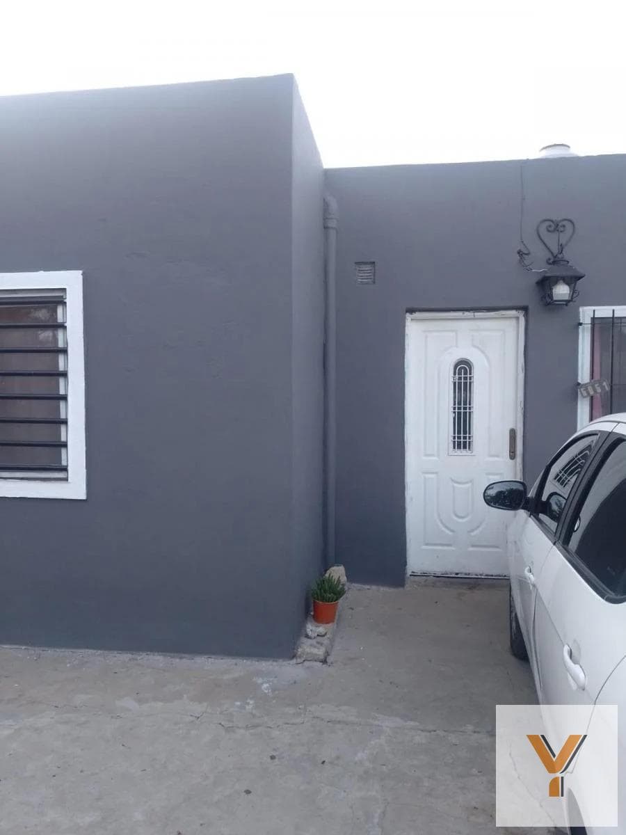 House for Sale - 3 Bedrooms, 1 Bathroom - Garage - 400 m² - Claypole