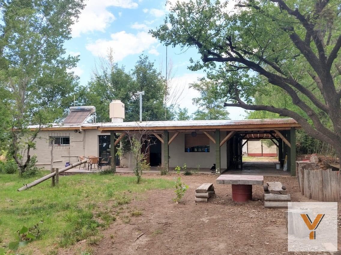 Country House for Sale - 4 Bedrooms, 2 Bathrooms - Garage - 150,000 m² - San Rafael