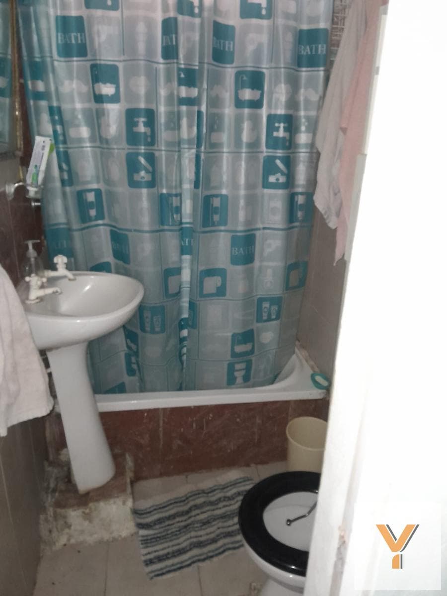 House for sale. 2 bedrooms, 1 bathroom - 302 m² - Paraná