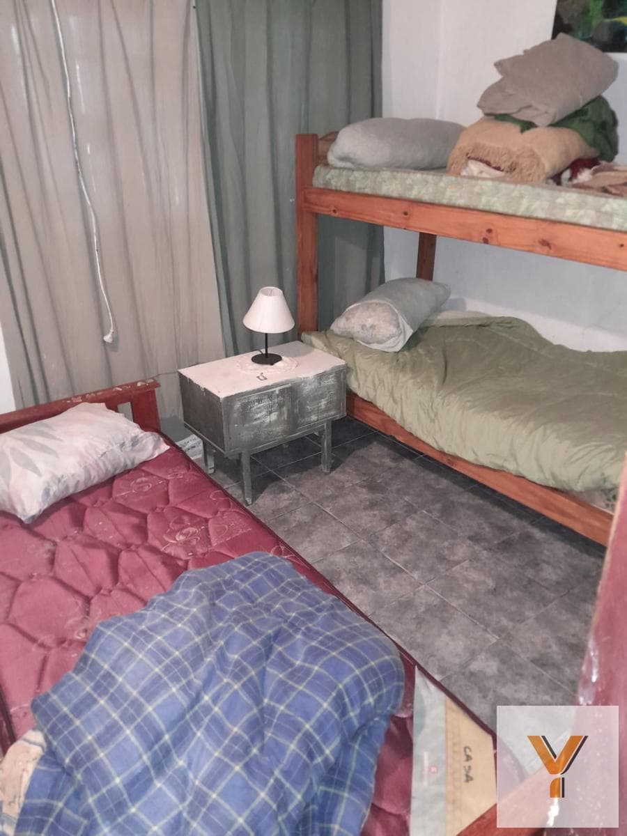 House for sale. 2 bedrooms, 1 bathroom - 302 m² - Paraná