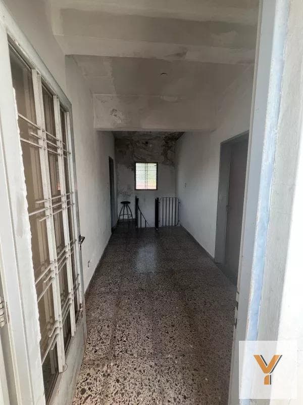 House for Sale - 6 Bedrooms, 3 Bathrooms - Garage - 500 m² - Billinghurst