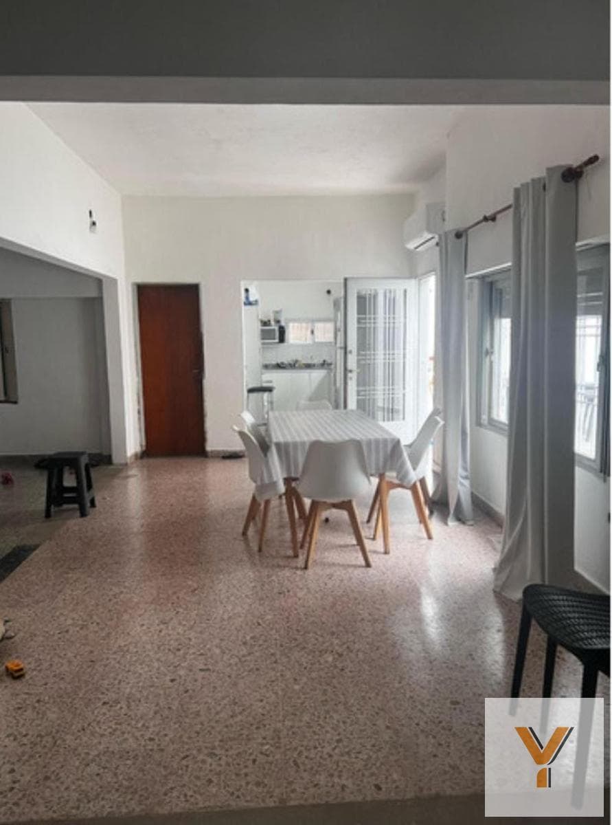 House for Sale - 6 Bedrooms, 3 Bathrooms - Garage - 500 m² - Billinghurst