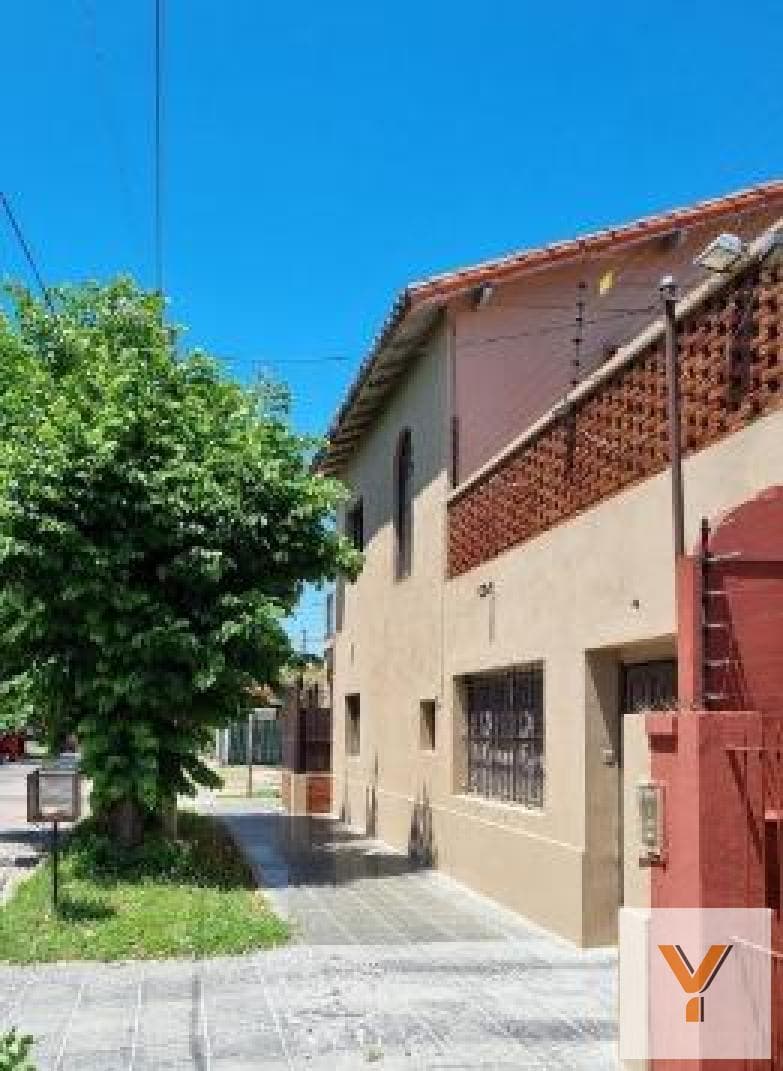 House for Sale - 2 Bedrooms, 3 Bathrooms - 348 m² - Morón