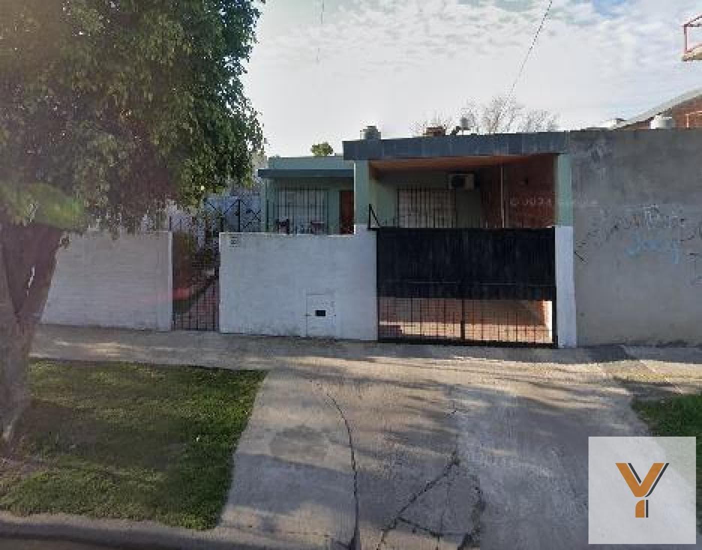 Homes for Sale - 2 Bedrooms, 2 Bathrooms - 300 square meters - Morón