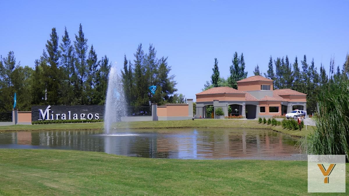 Land for Sale - 1,450 m² - Club Miralagos