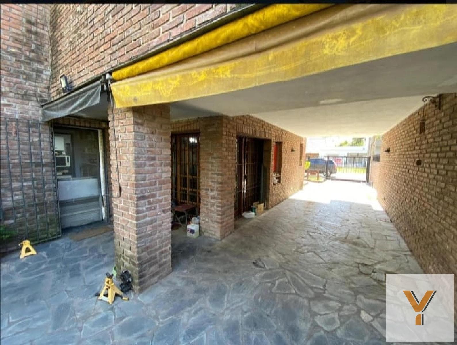 House for Sale - 4 Bedrooms, 4 Bathrooms - 375 m² - Moreno