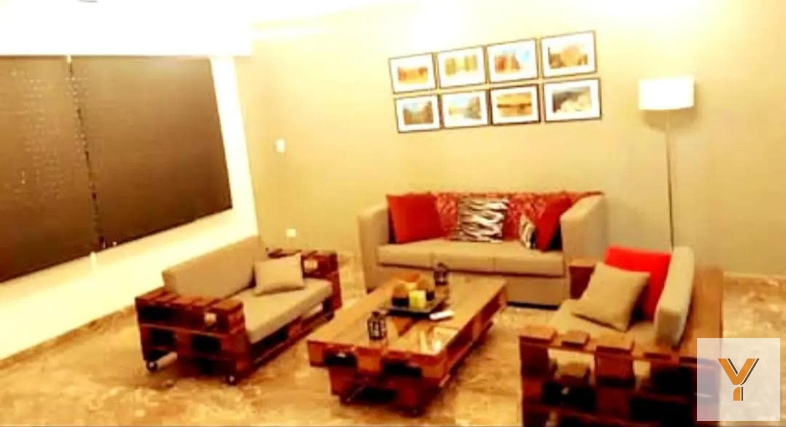 House for Sale - 3 Bedrooms, 1 Bathroom - 420 m² - Villa Luzuriaga