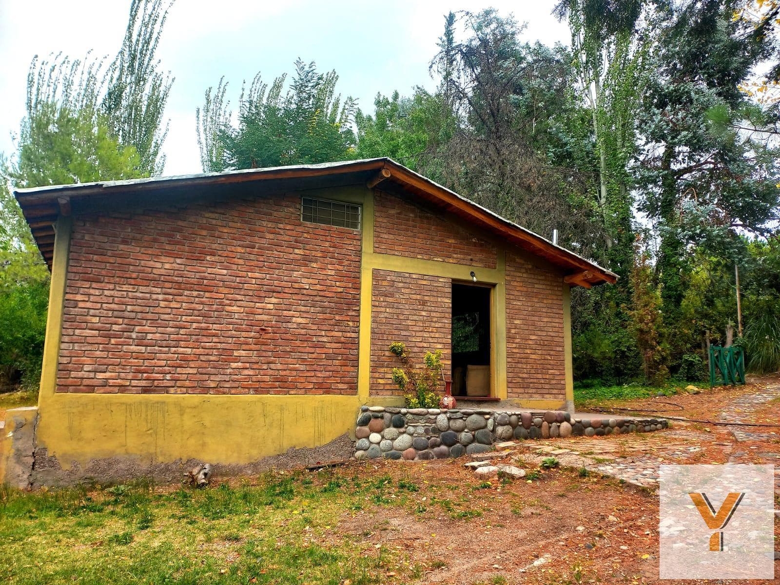 House for Sale - 2 Bedrooms, 1 Bathroom - 4,500 m² - Luján de Cuyo