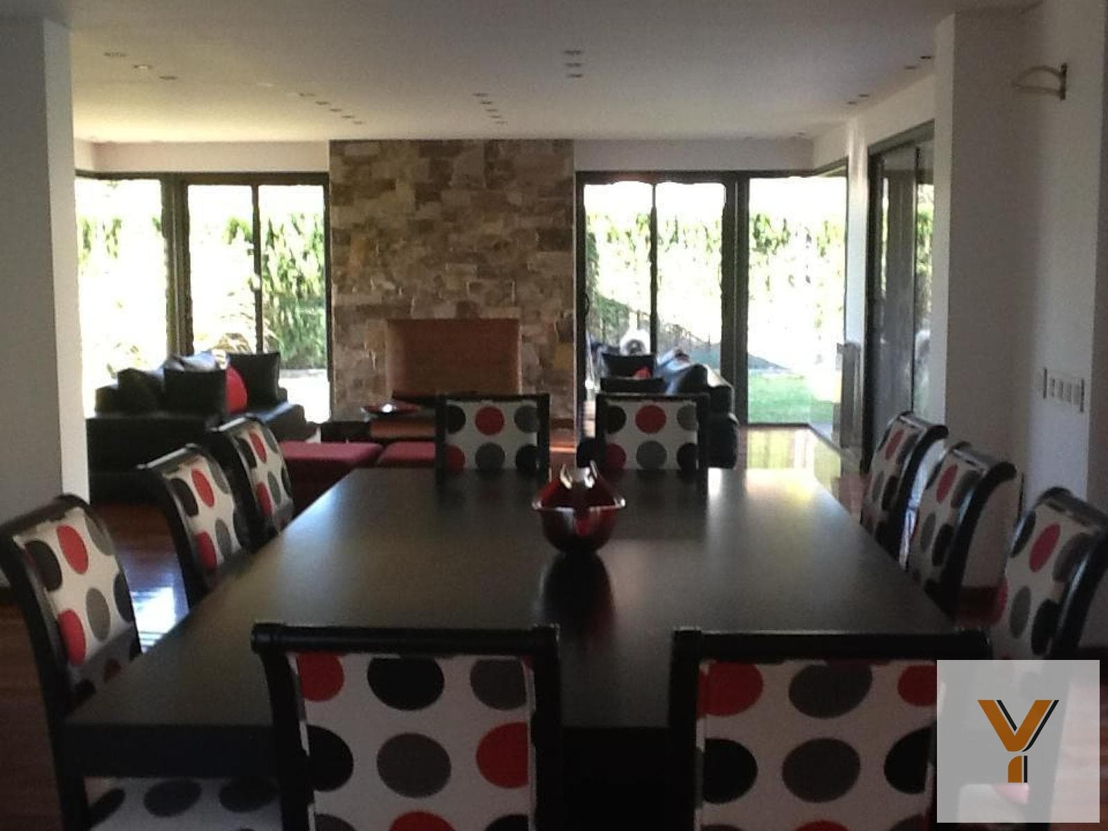 House for Sale - 4 Bedrooms, 6 Bathrooms - Parking Spaces - 1,224 m² - Godoy Cruz