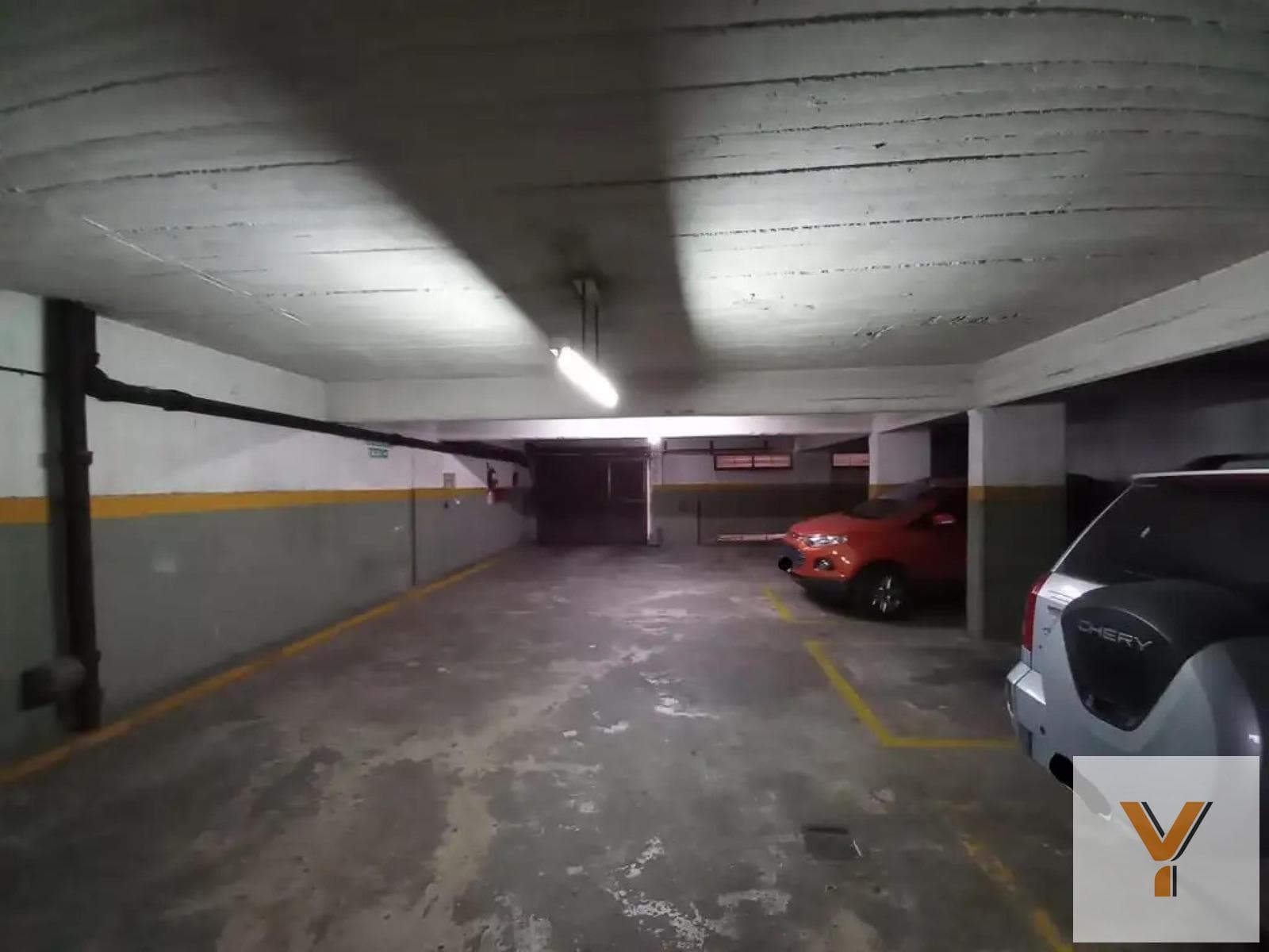 Garage for sale - 22 square meters - Once