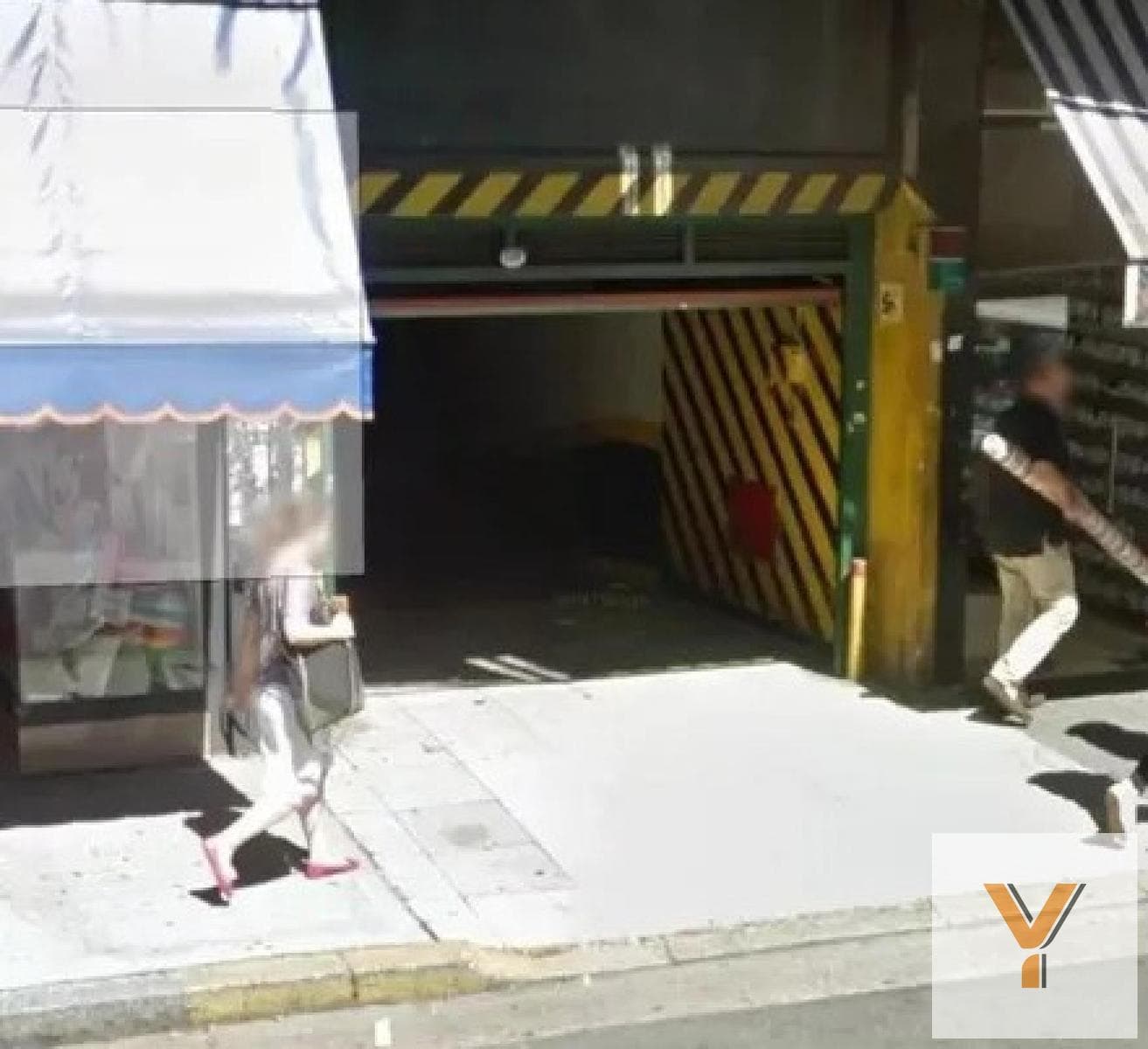 Garage for sale - 22 square meters - Once