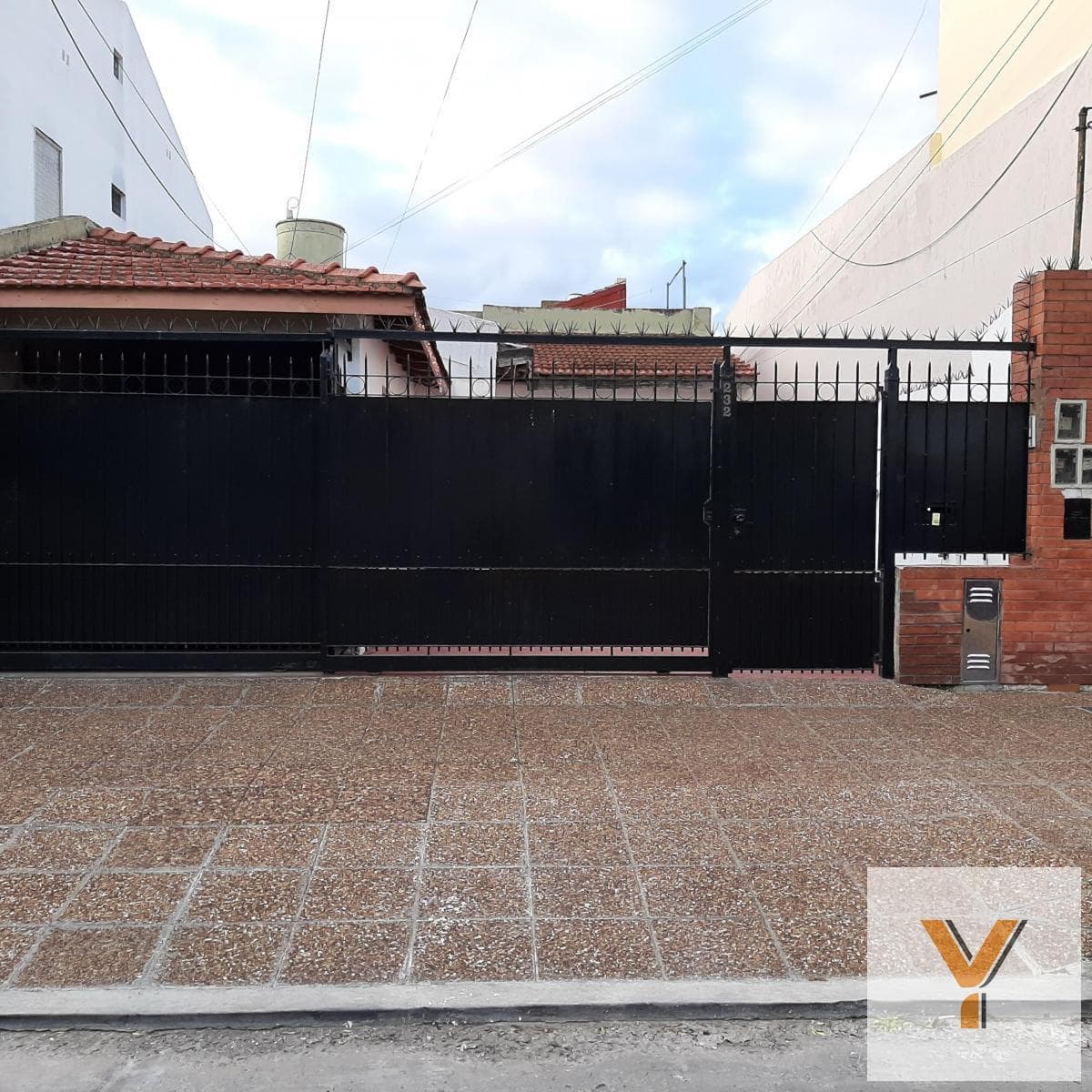 Apartment for Sale - 3 Bedrooms, 1 Bathroom - 243 m² - Sarandí