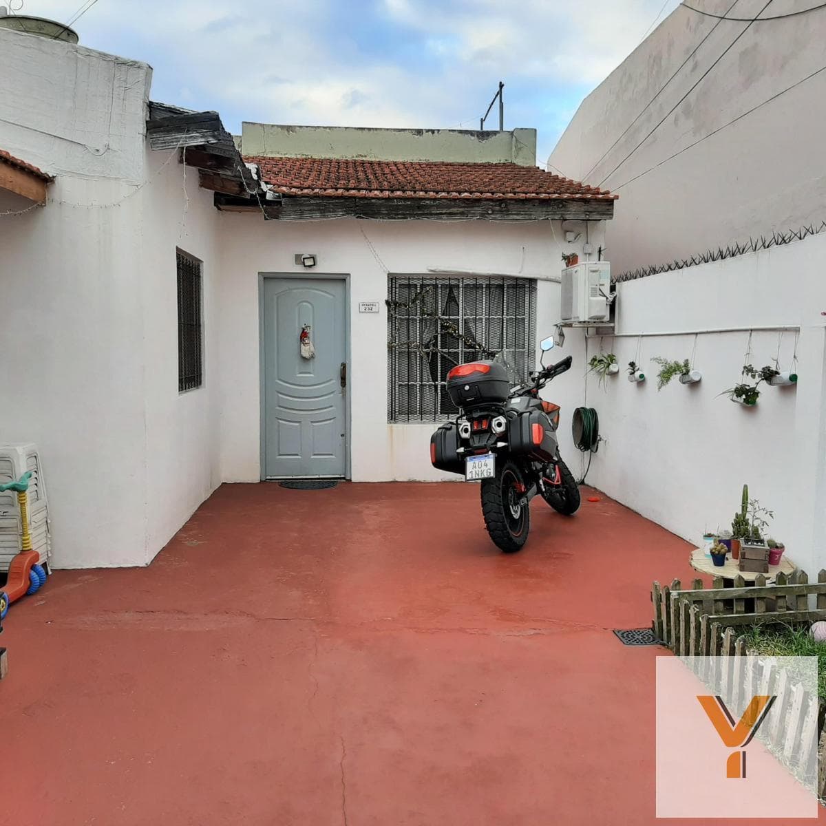 Apartment for Sale - 3 Bedrooms, 1 Bathroom - 243 m² - Sarandí