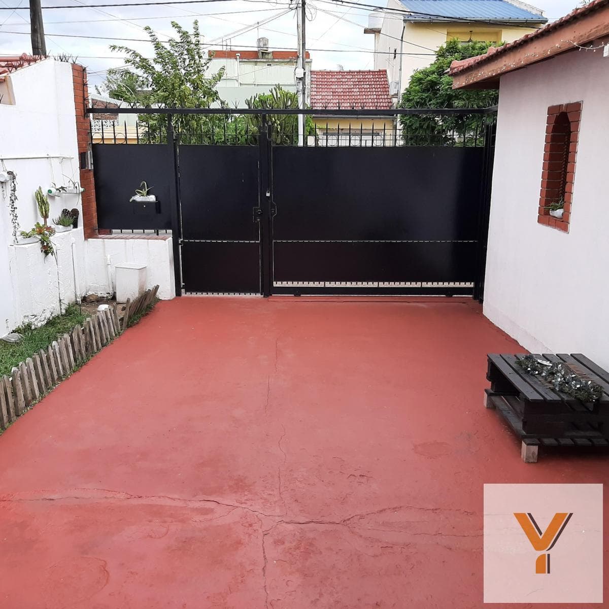 Apartment for Sale - 3 Bedrooms, 1 Bathroom - 243 m² - Sarandí