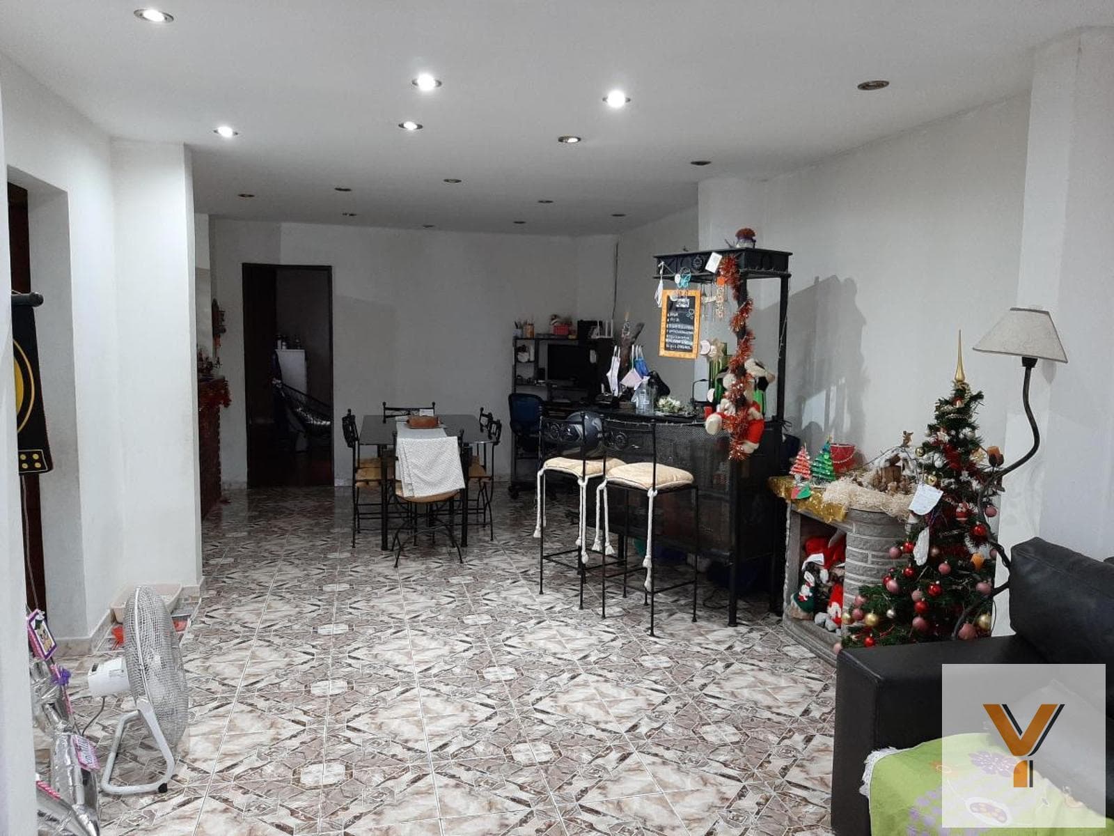 Apartment for Sale - 3 Bedrooms, 1 Bathroom - 243 m² - Sarandí