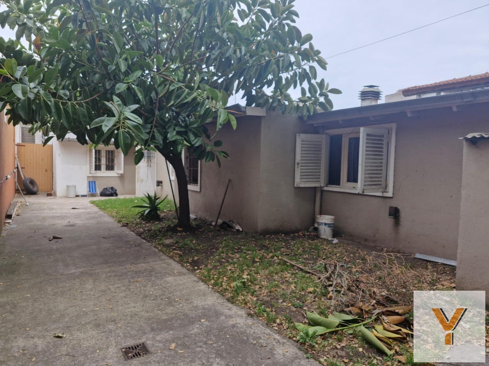 House for Sale - 3 Bedrooms, 2 Bathrooms - 410 m² - Mar del Plata