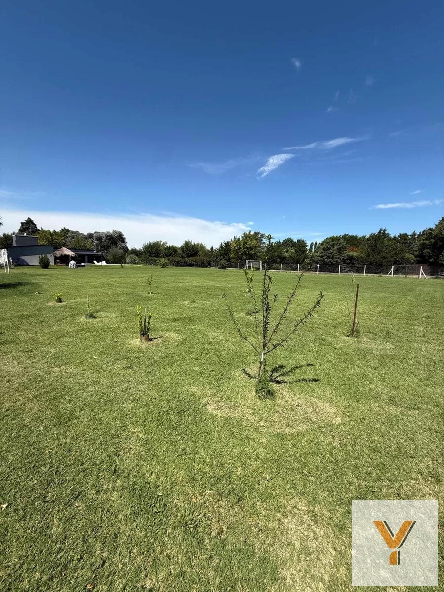Land for Sale - 1,800 m² - Exaltación de La Cruz