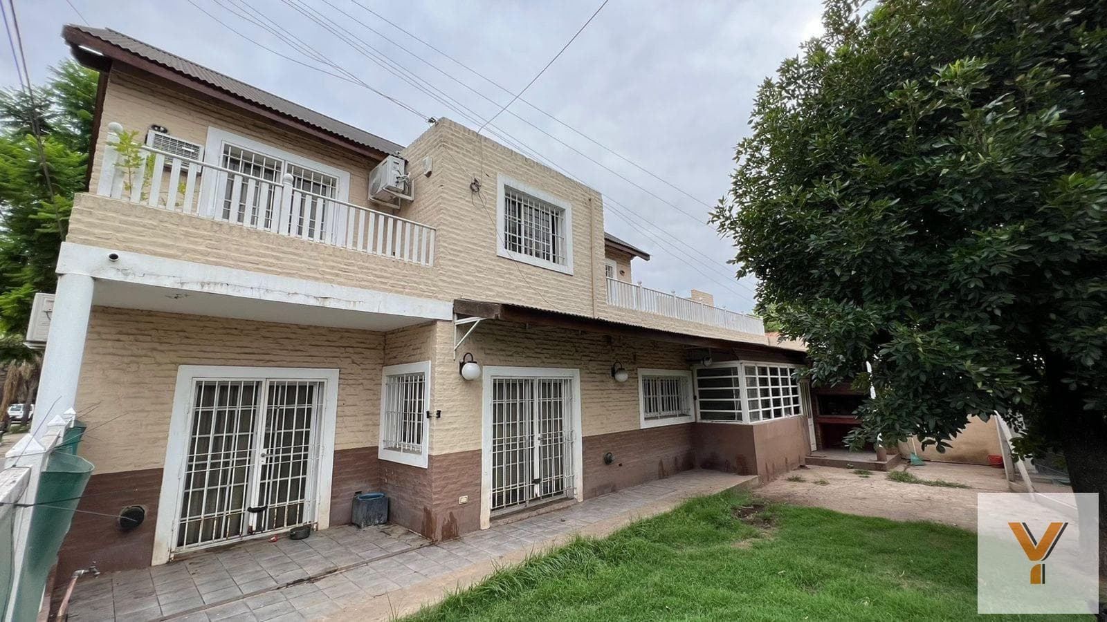 House for Sale - 3 Bedrooms, 2 Bathrooms - Garage - 291 square meters - Mercedes