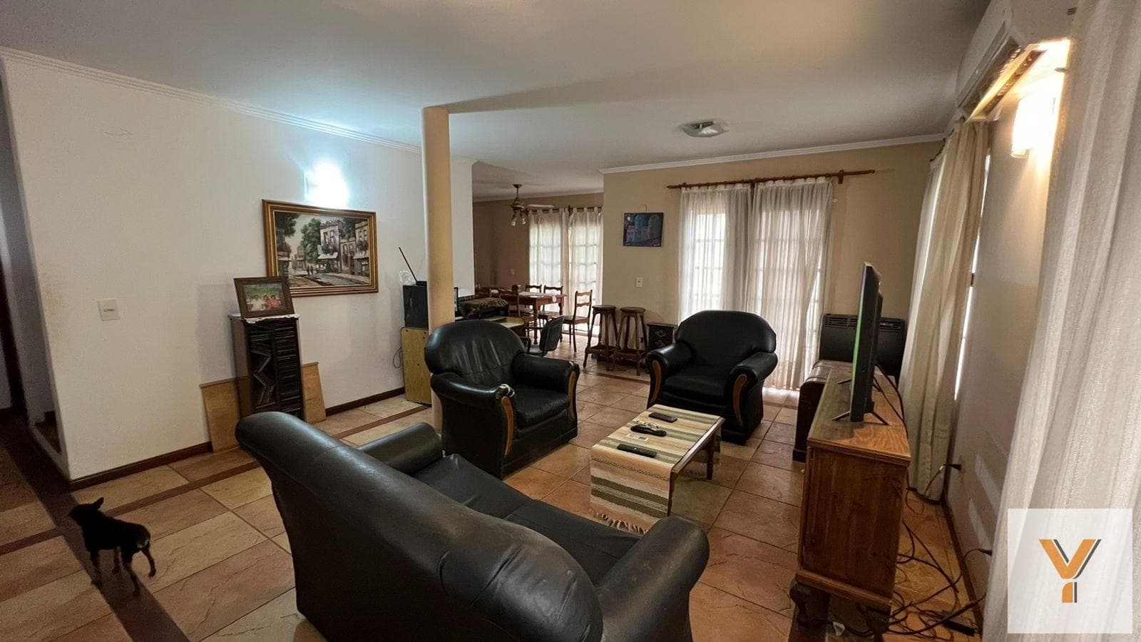 House for Sale - 3 Bedrooms, 2 Bathrooms - Garage - 291 square meters - Mercedes