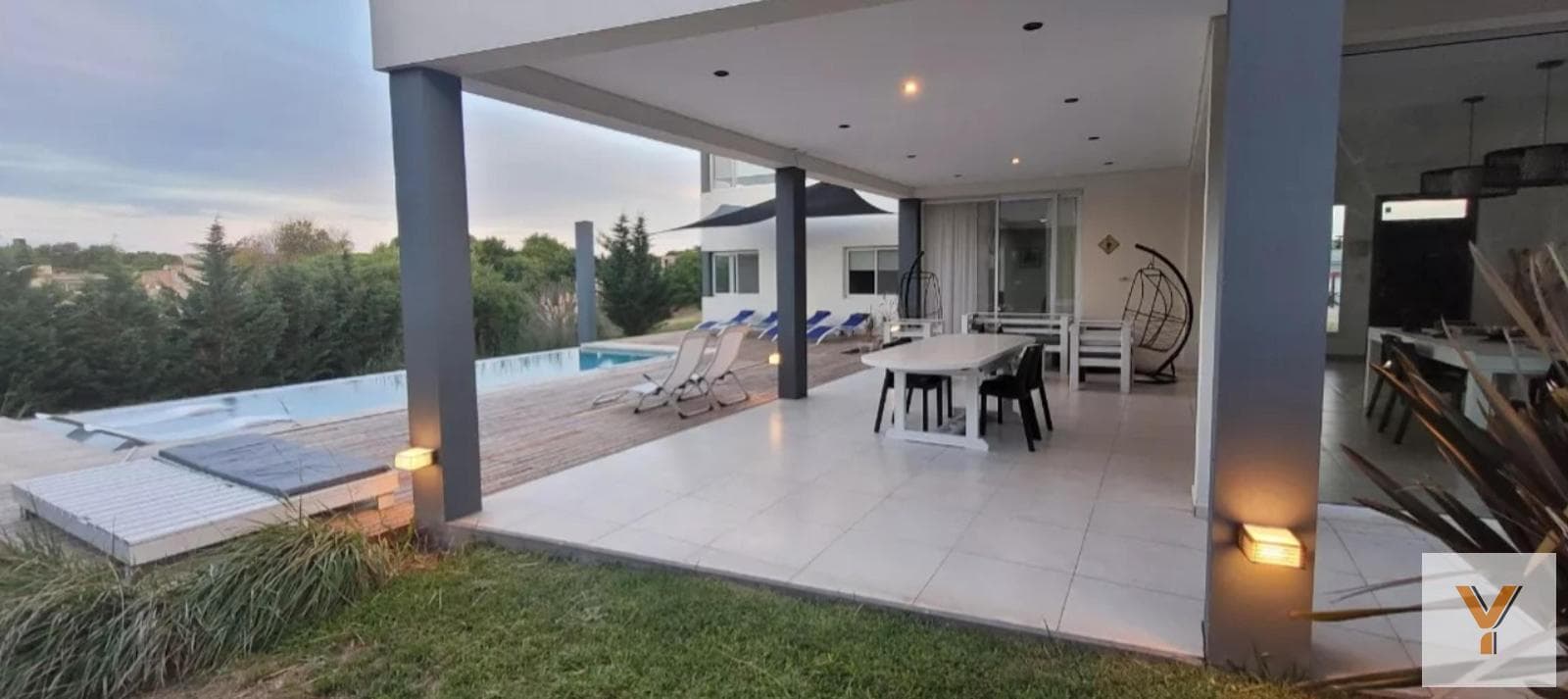 House for Sale - 5 Bedrooms, 4 Bathrooms - 1,550 m² - Pinamar