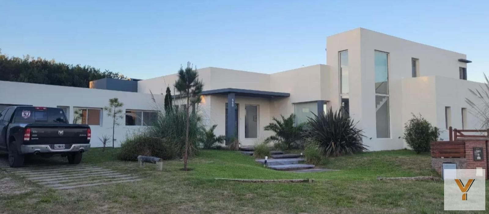 House for Sale - 5 Bedrooms, 4 Bathrooms - 1,550 m² - Pinamar