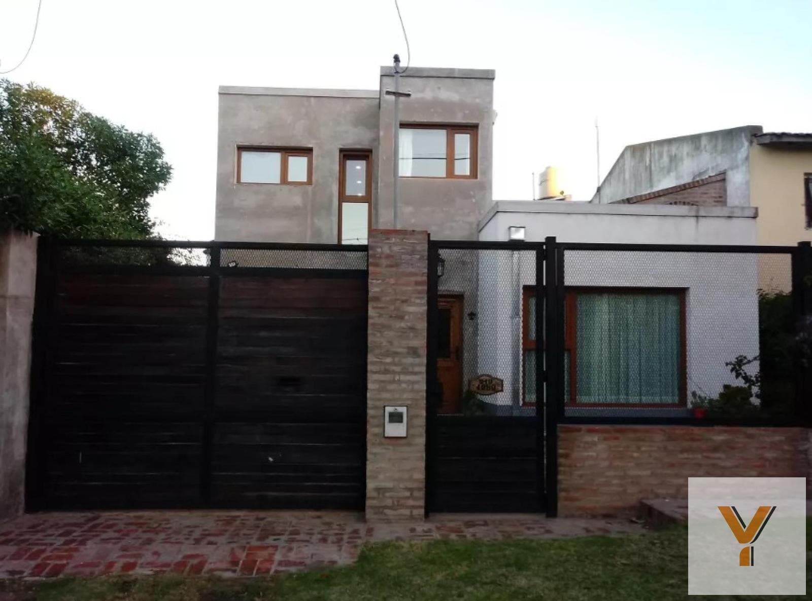 House for Sale - 2 Bedrooms, 2 Bathrooms - Parking Spaces - 330 m² - Quequén