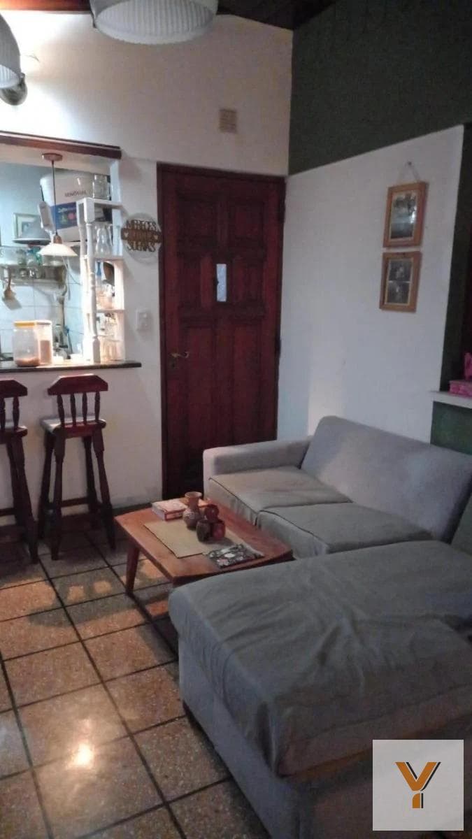 House for Sale - 9 Bedrooms, 11 Bathrooms - Parking Spaces - 500 m² - Caseros