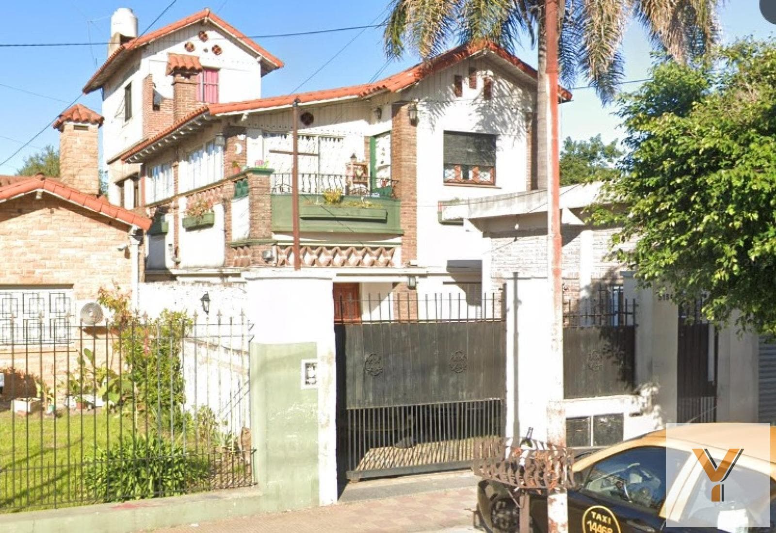 House for Sale - 9 Bedrooms, 11 Bathrooms - Parking Spaces - 500 m² - Caseros