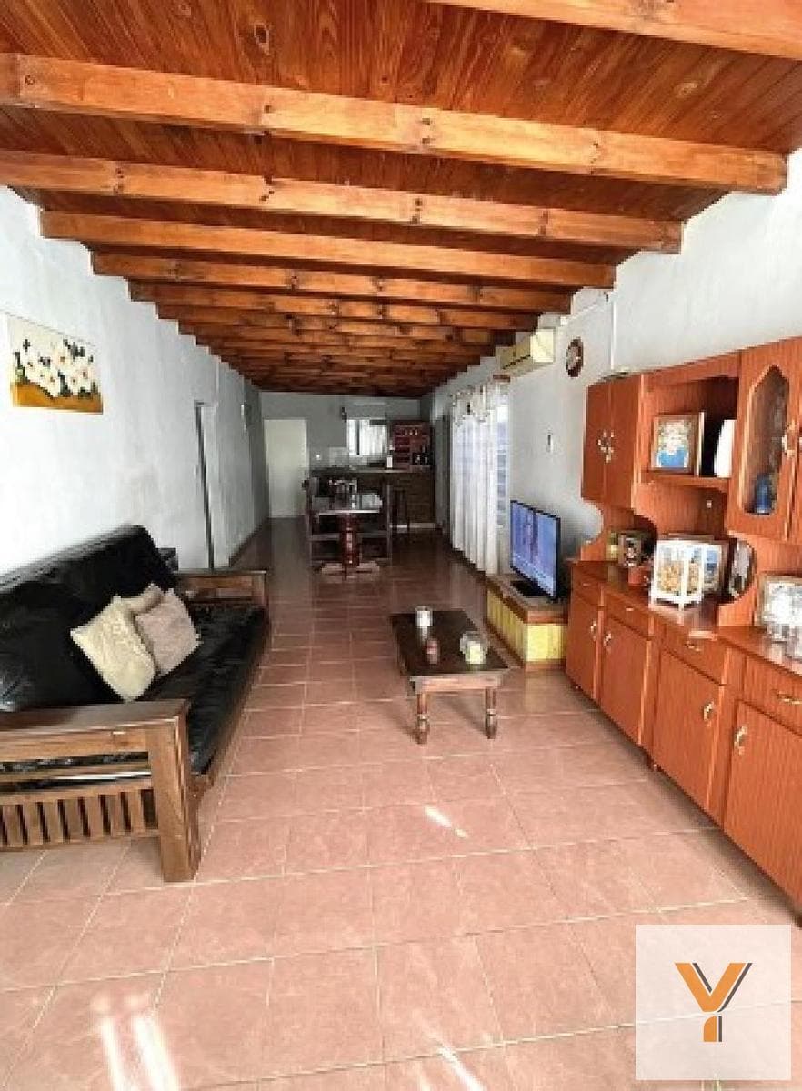 House for Sale - 2 Bedrooms, 1 Bathroom - Parking Spaces - 400 square meters - Capitán Sarmiento