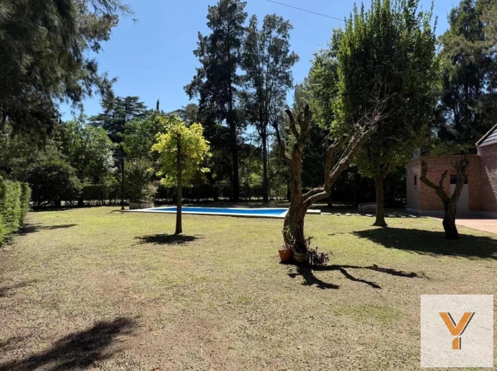 House for Sale - 2 Bedrooms, 1 Bathroom - Garage - 1,500 m² - San Vicente