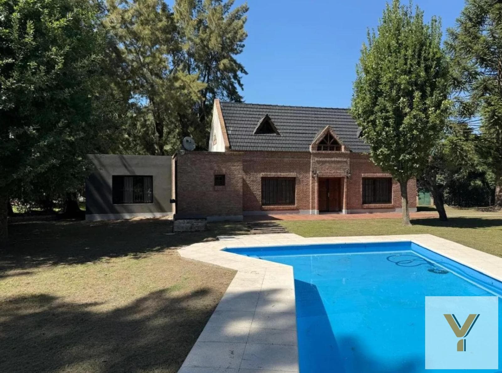 House for Sale - 2 Bedrooms, 1 Bathroom - Garage - 1,500 m² - San Vicente