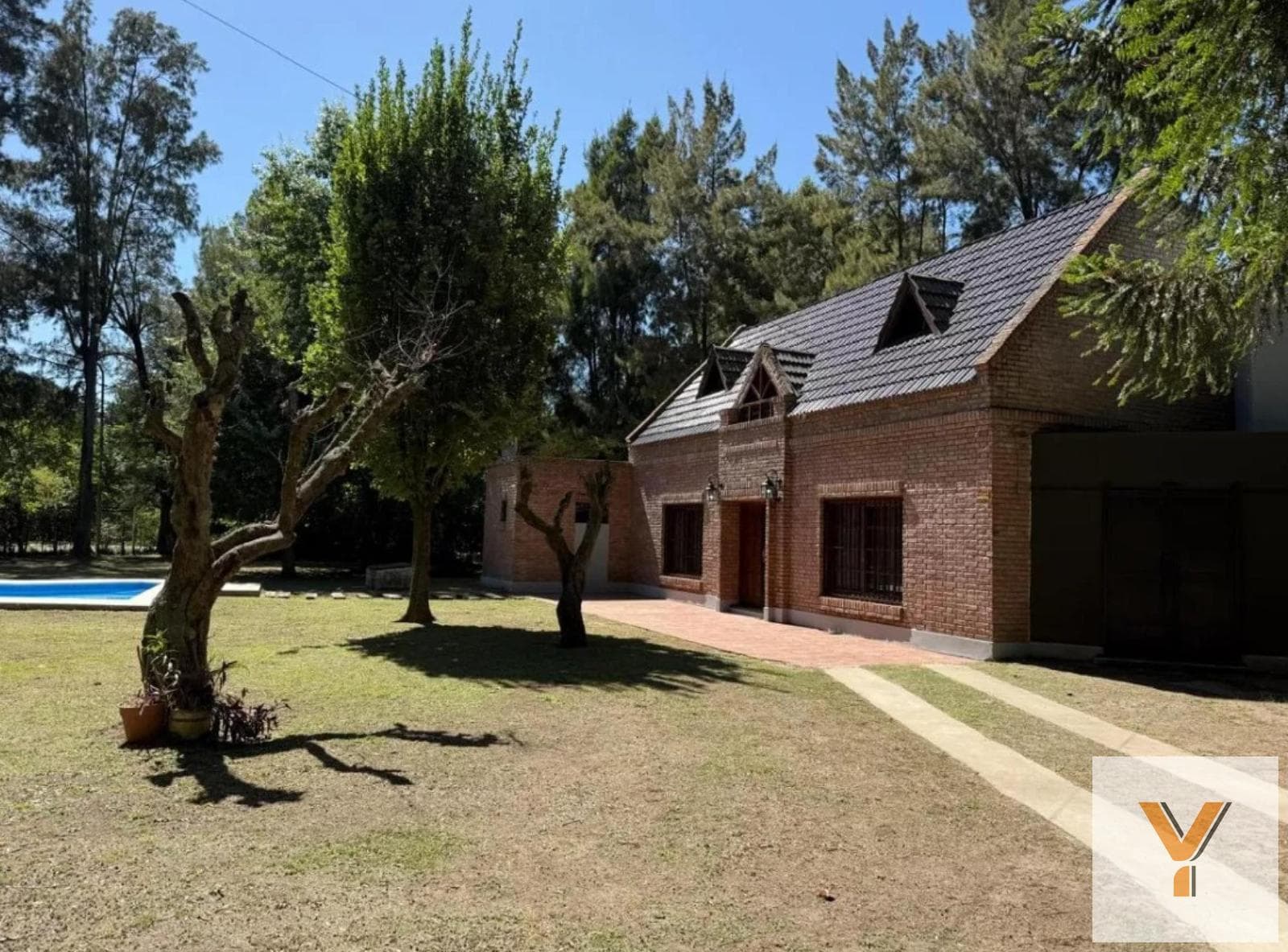 House for Sale - 2 Bedrooms, 1 Bathroom - Garage - 1,500 m² - San Vicente