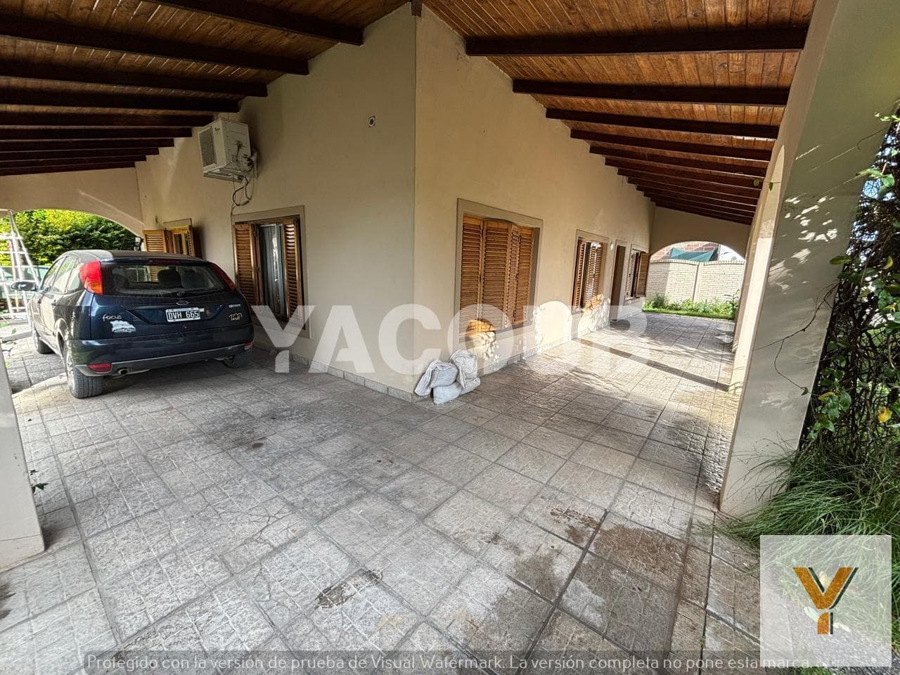Casa de 2 Dormitorios, galpón y gran galería - 208 m2 constr. en lote de 899mts2 - La Tandilera