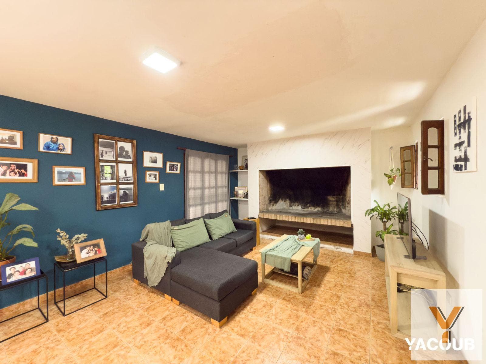 House for Sale - 4 Bedrooms, 2 Bathrooms - 400 m² - La Plata-Villa Elisa.
