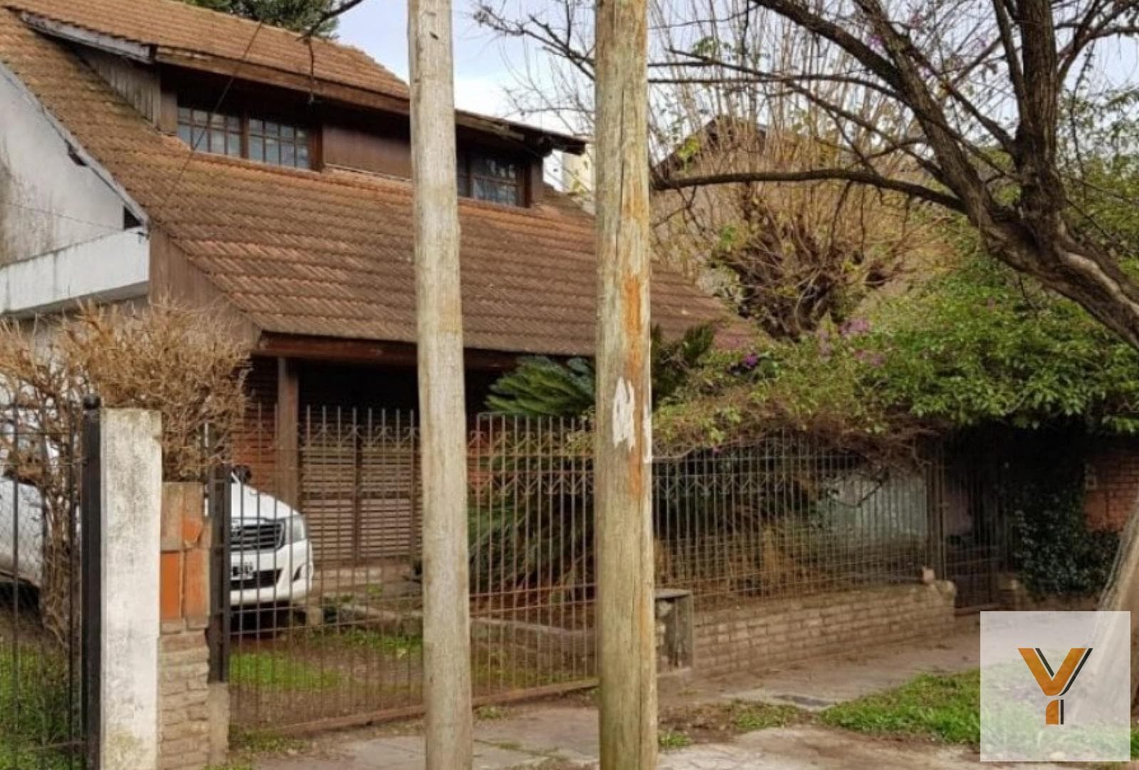House for Sale - 4 Bedrooms, 2 Bathrooms - 400 m² - Ituzaingo